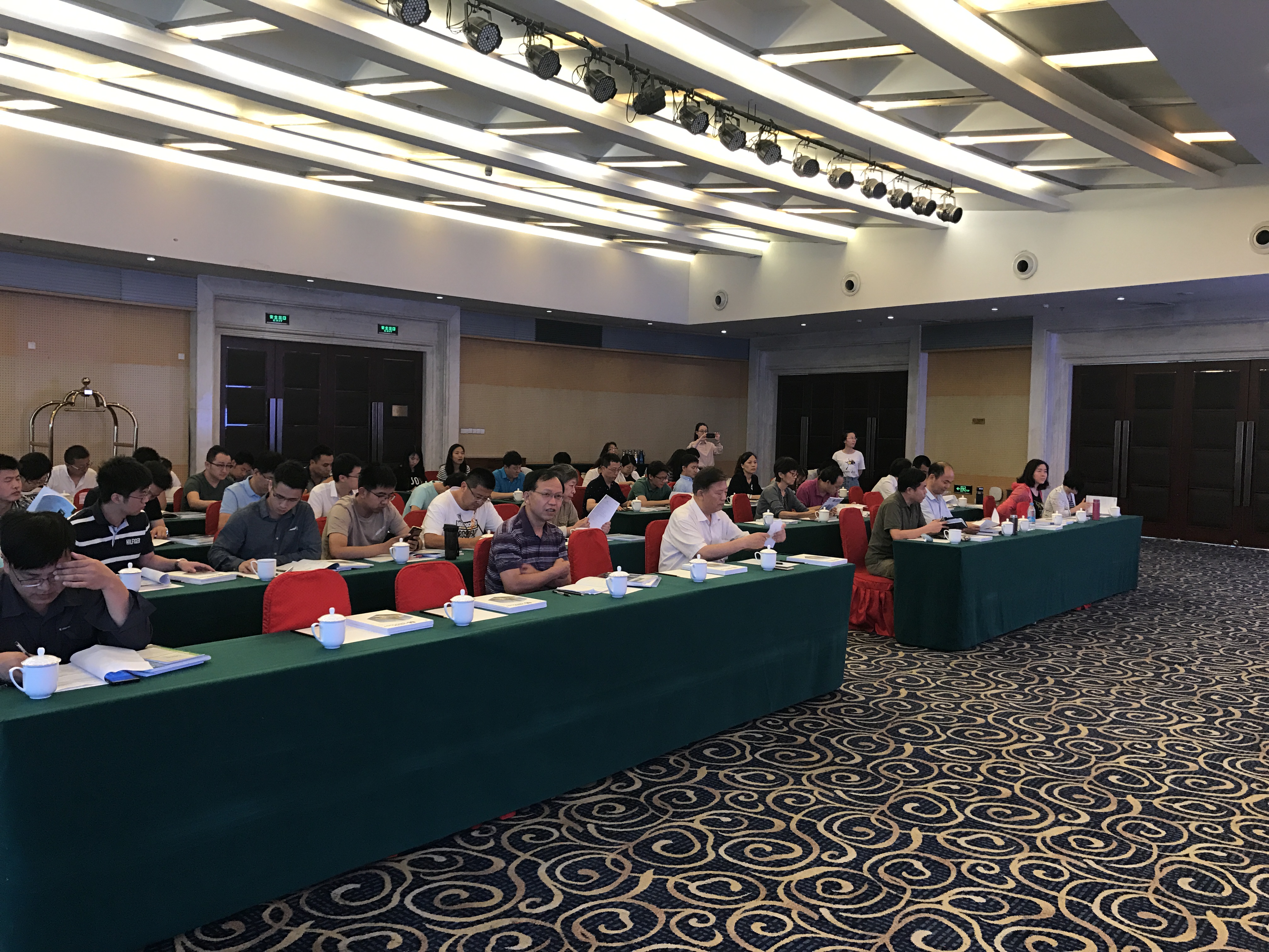 参会代表
